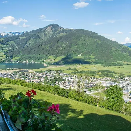 亚拉荷夫酒店 公寓 *